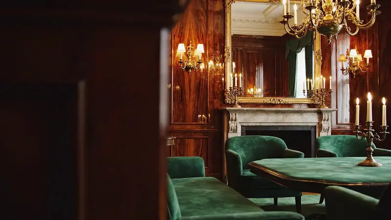 Standbild aus dem Video „Auswahl“